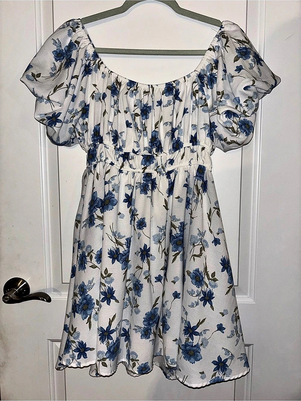No comment Floral Mini Dress in White & Blue Size Medium Like New